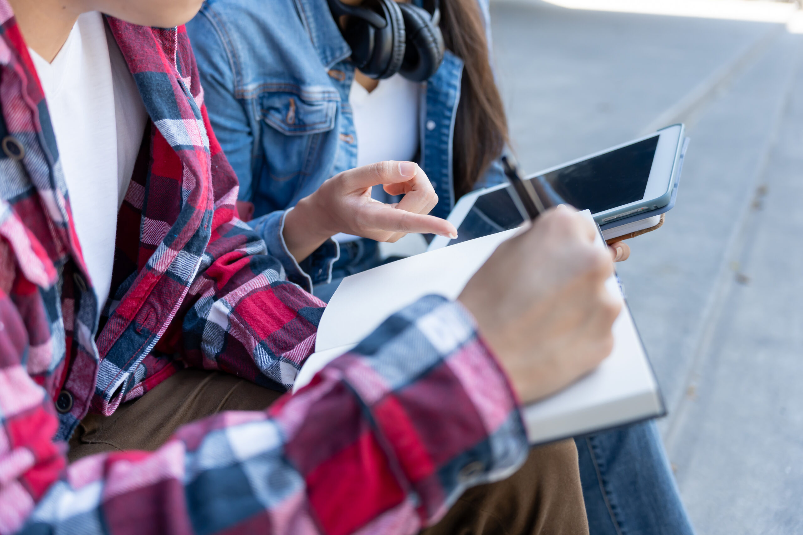 TCF Canada : faut-il suivre des cours particuliers ou se préparer seul
