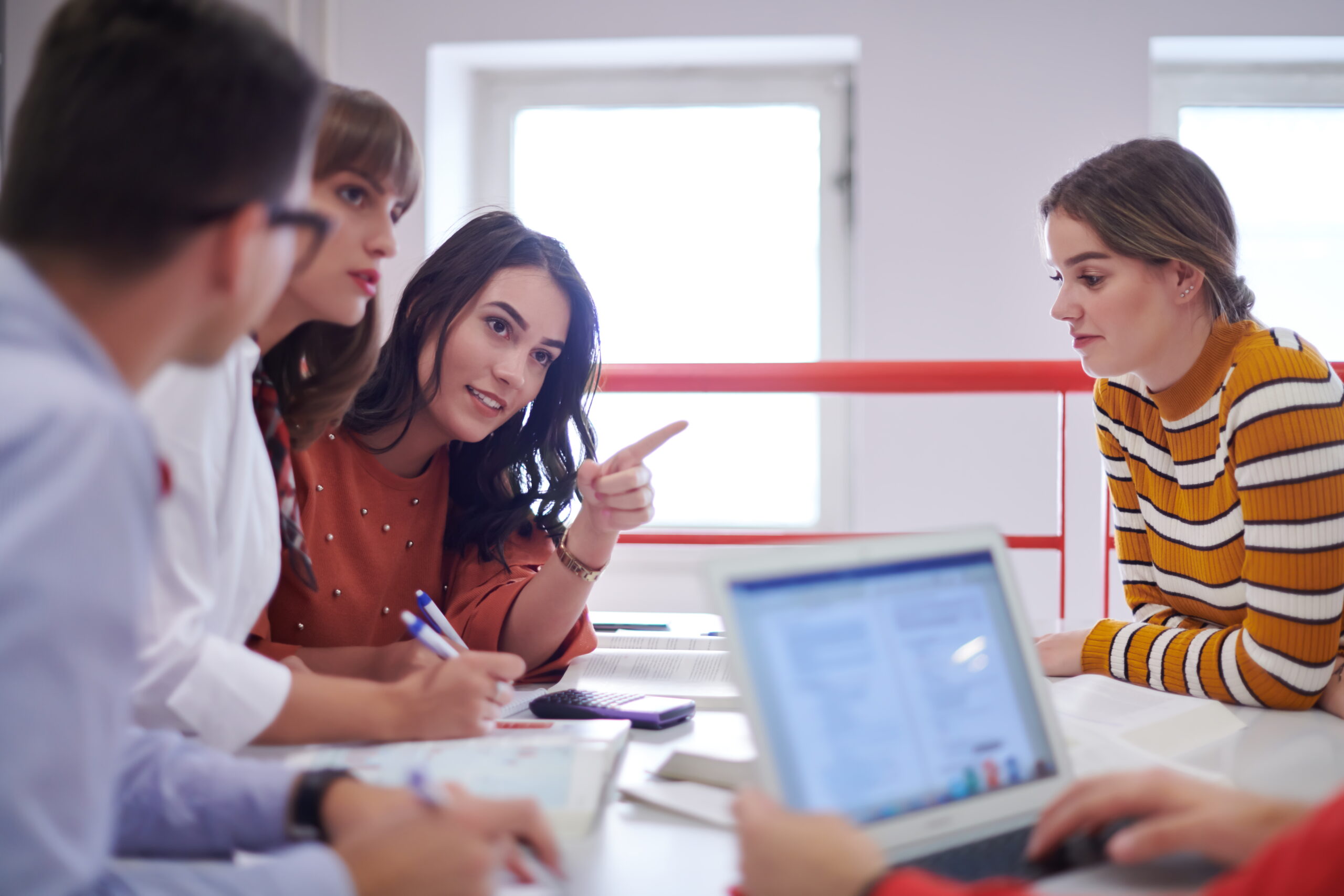 S’entraîner à l’oral avec un partenaire : parler, mais surtout progresser